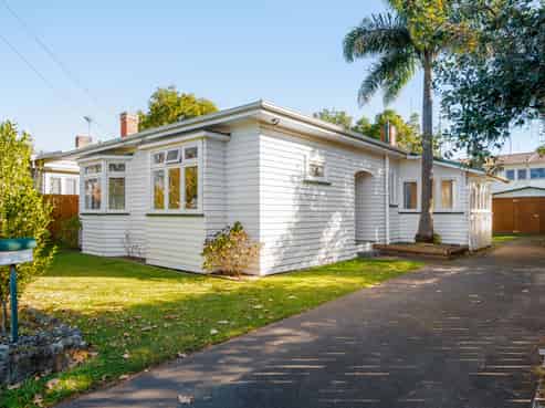2 Hall Lane, Frankton