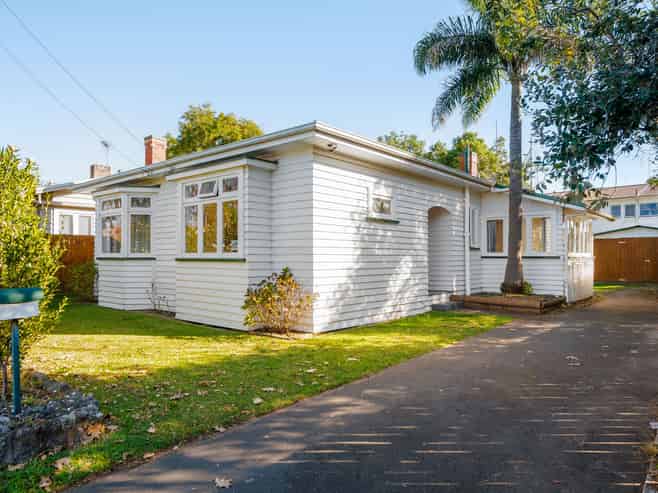 2 Hall Lane, Frankton