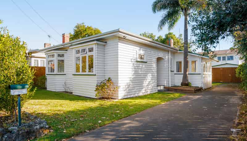 2 Hall Lane, Frankton