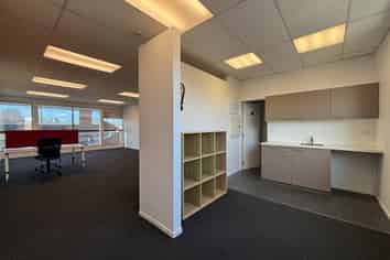 St Albans First Floor Office with Profile