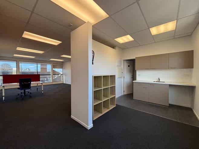 St Albans First Floor Office with Profile