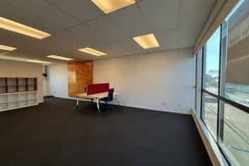 St Albans First Floor Office with Profile