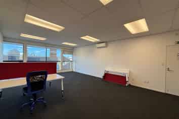 St Albans First Floor Office with Profile