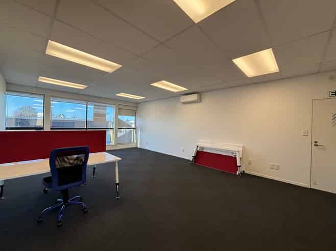 St Albans First Floor Office with Profile