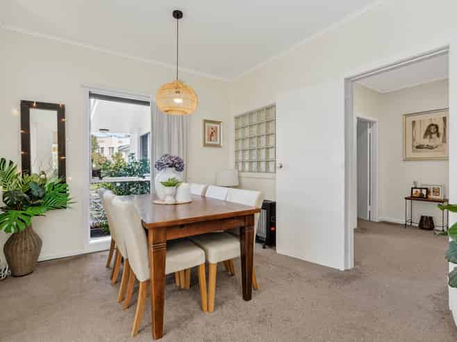 11 Otakau Road, Milford