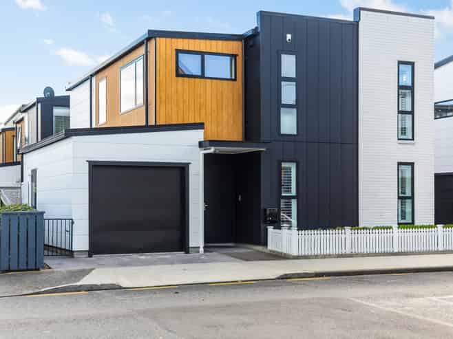 1/39 Nelson Street, Petone