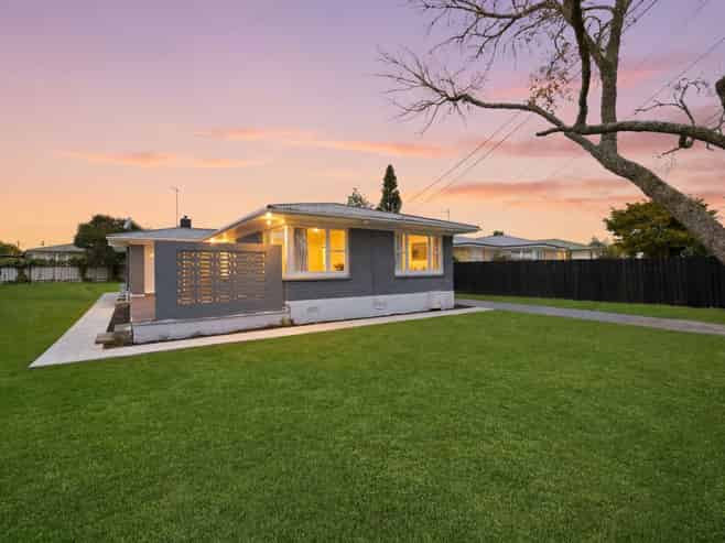 16 Fenwick Crescent, Hillcrest