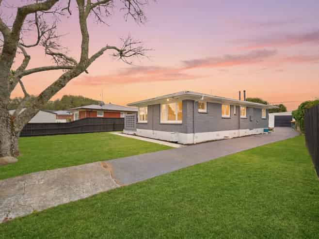 16 Fenwick Crescent, Hillcrest