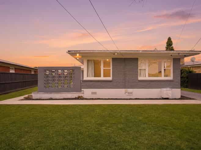 16 Fenwick Crescent, Hillcrest