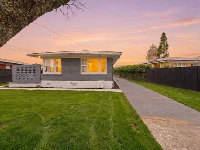 16 Fenwick Crescent, Hillcrest