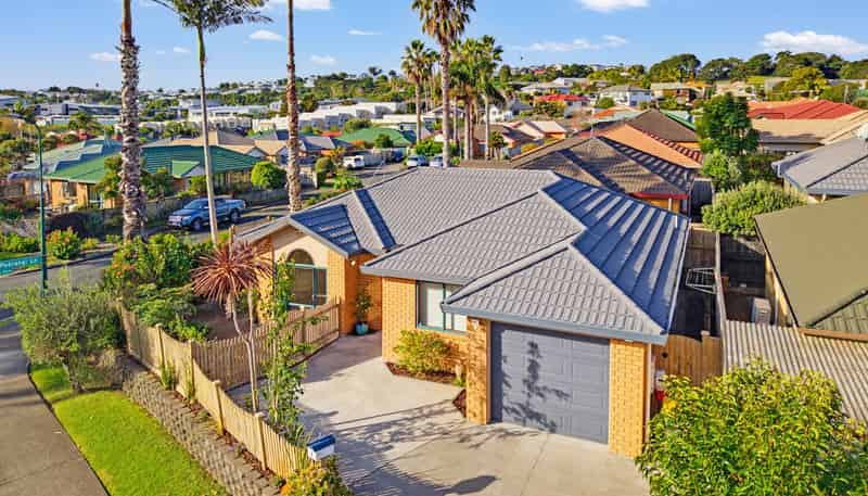 6 Red Hibiscus Road, Stanmore Bay