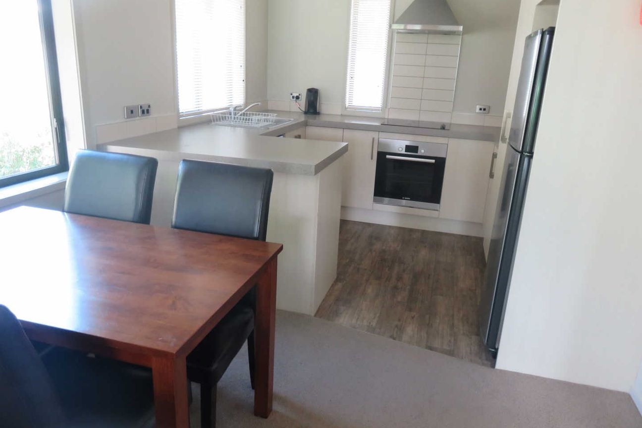 Fully Furnished Townhouse Opposite the University - Ansicht 4