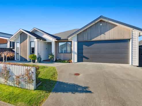 4 Spark Road, Wainui