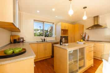 1 Cambria Gardens, The Wood