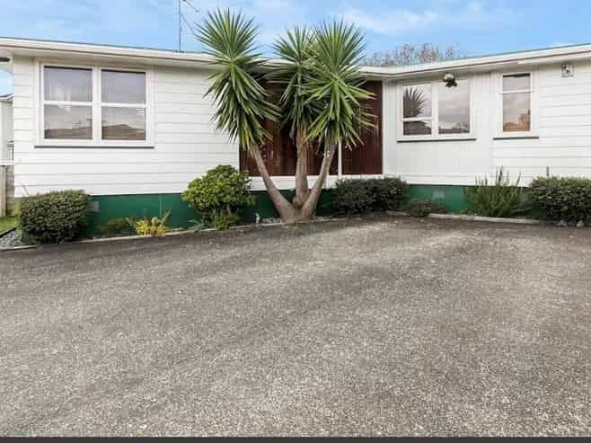 679A Hillsborough Road, Mount Roskill