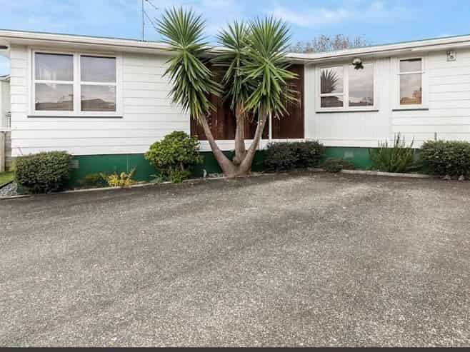 679A Hillsborough Road, Mount Roskill