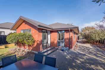 106 Bassett Street, Burwood