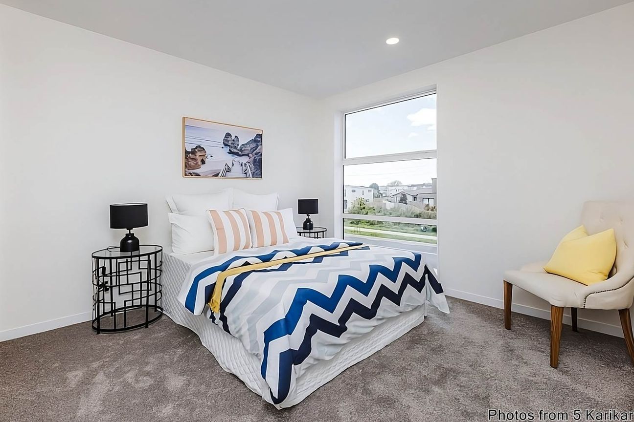Corner Home Priced To Sell - Vista 2
