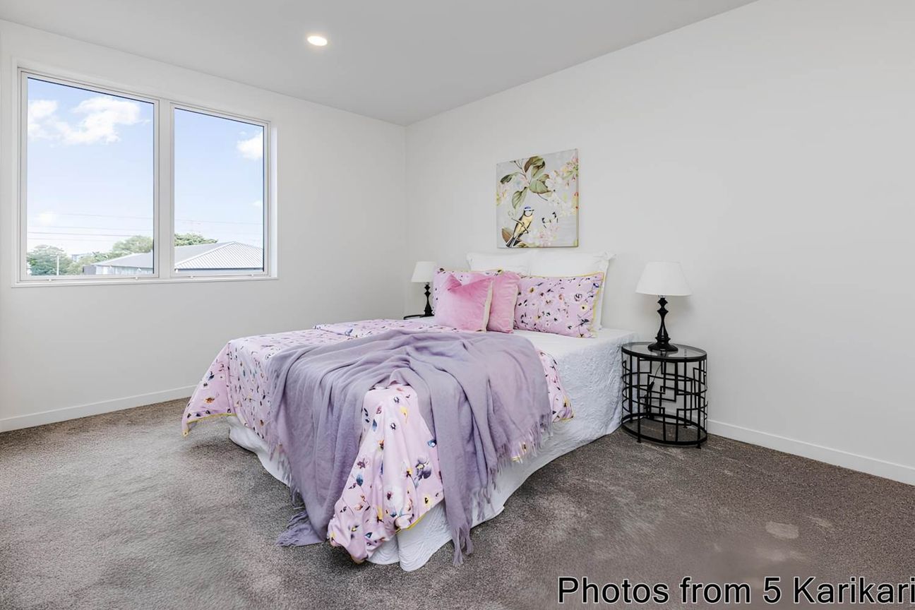 Corner Home Priced To Sell - Vista 5