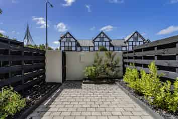 2/25 Ayr Street, Riccarton