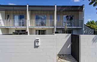 2/25 Ayr Street, Riccarton