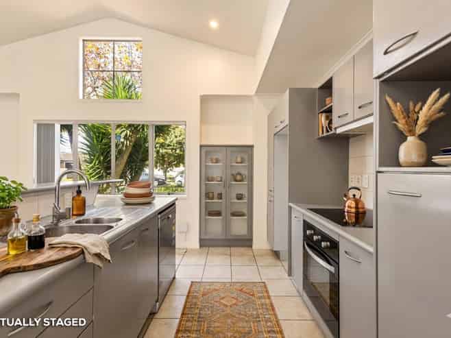 92 Riverton Drive, Randwick Park