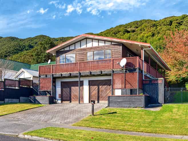 52 Antrim Crescent, Wainuiomata