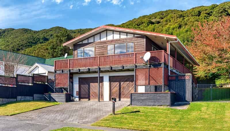 52 Antrim Crescent, Wainuiomata