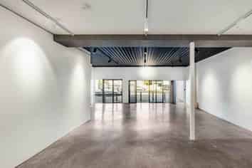 PHENOMINAL PROFILE SHOWROOM
