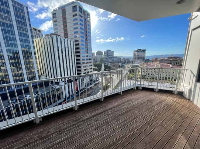 Quality Full Floor Close to Courts - 340sqm