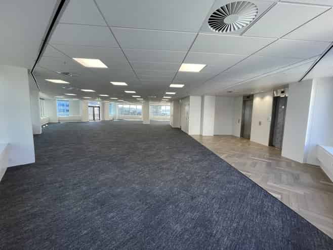 Quality Full Floor Close to Courts - 340sqm