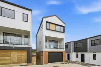 24 Vista Estate Boulevard, Flat Bush