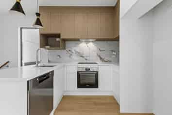 24 Vista Estate Boulevard, Flat Bush