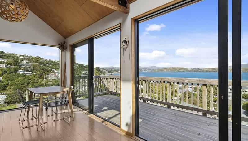 13 Airlie Road, Plimmerton