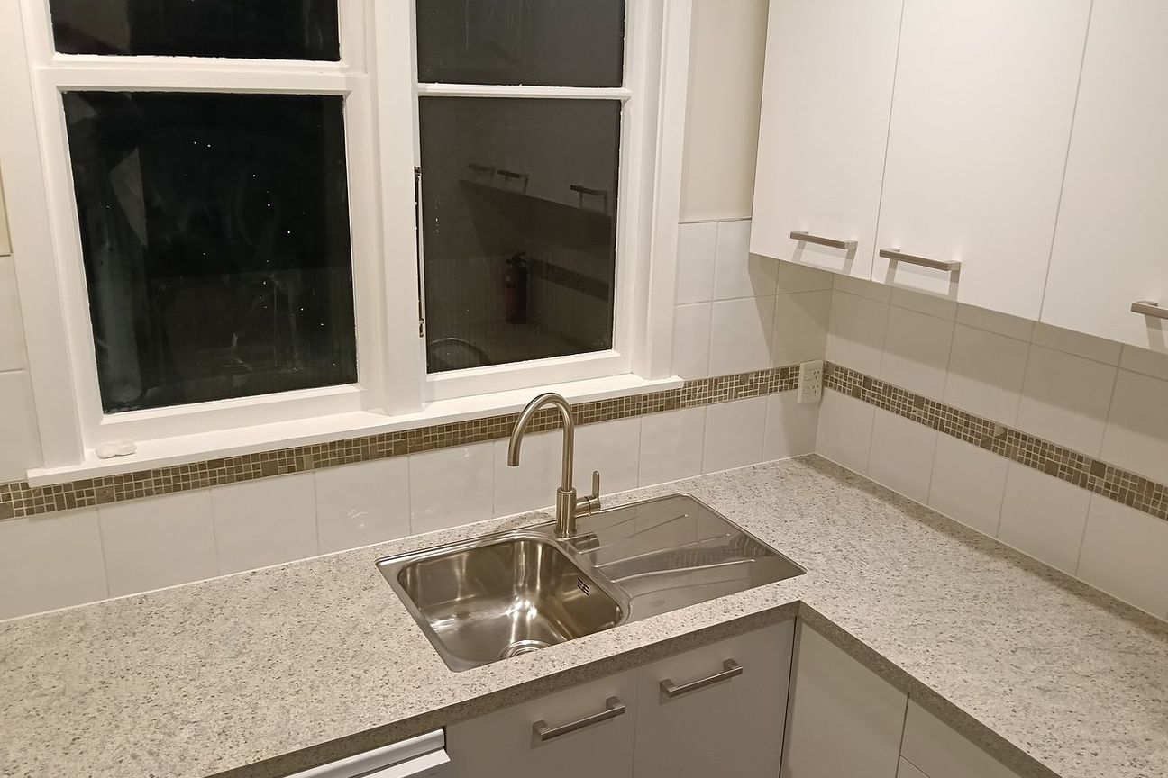 Warm 3-Bedroom Home in Central Allenton - Altro
