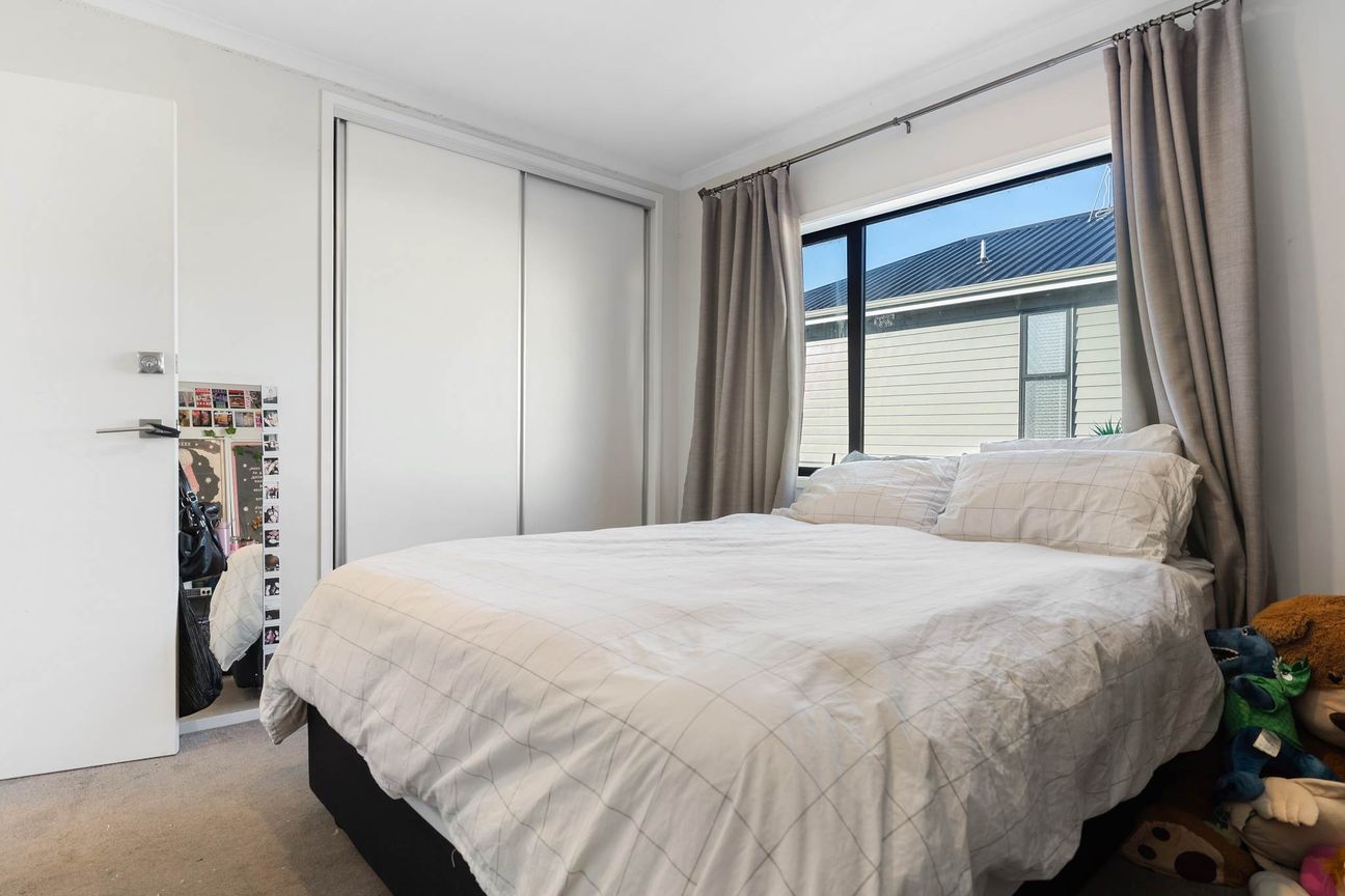 Location, Convenience, Lifestyle - Altro