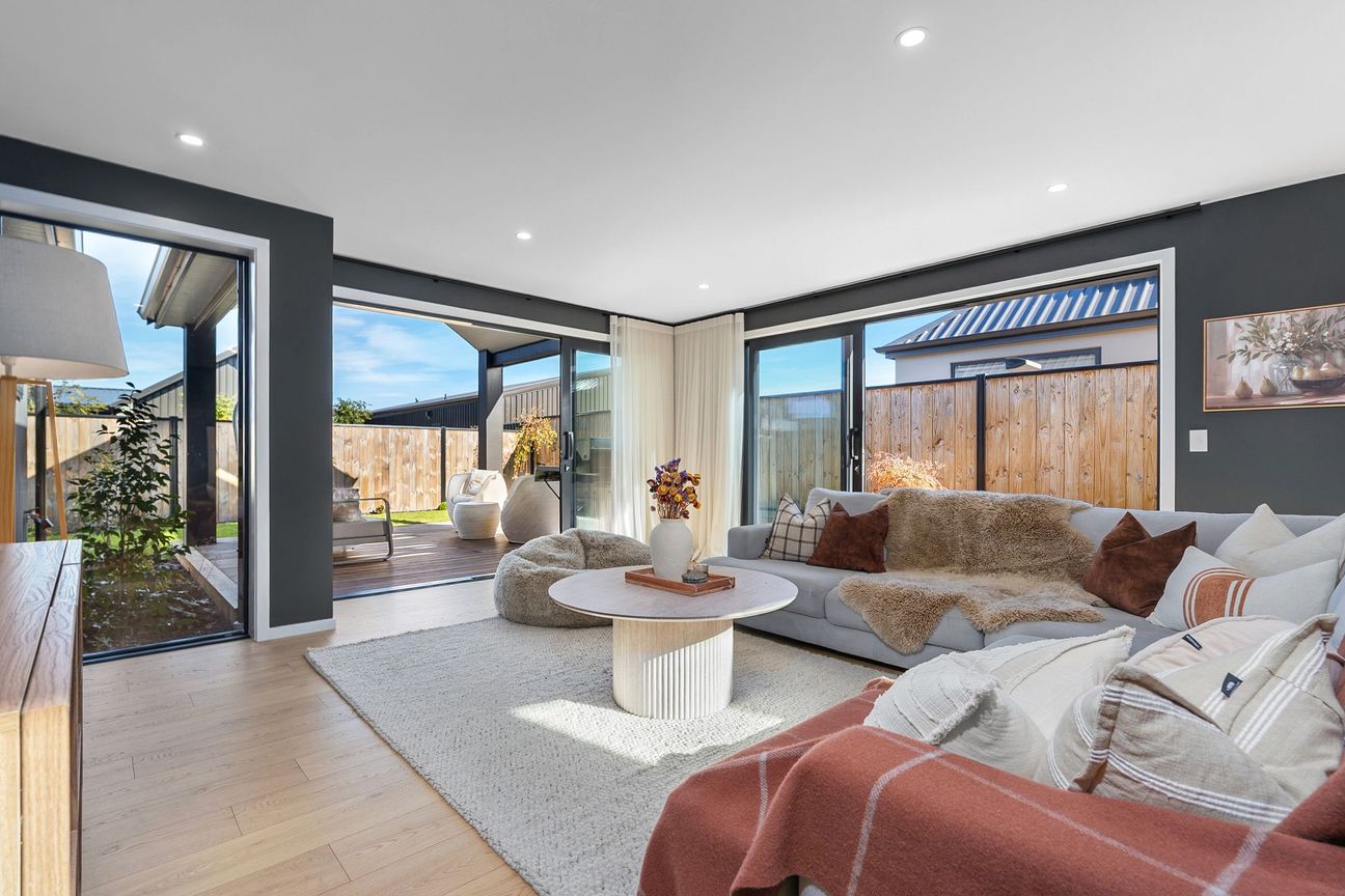 3 Bedrooms Plus An Attic - Vista 4