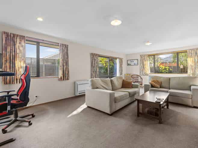 2/31 Sails Street, Papanui