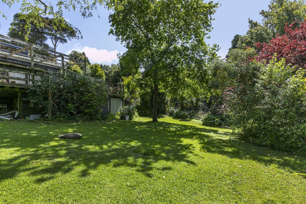 3,349sqm - RC - walk to beach and Rangitoto zoned - Bild 6