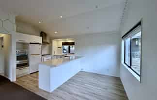3/109 Don Buck Road, Massey