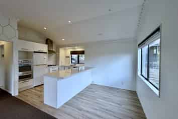 3/109 Don Buck Road, Massey