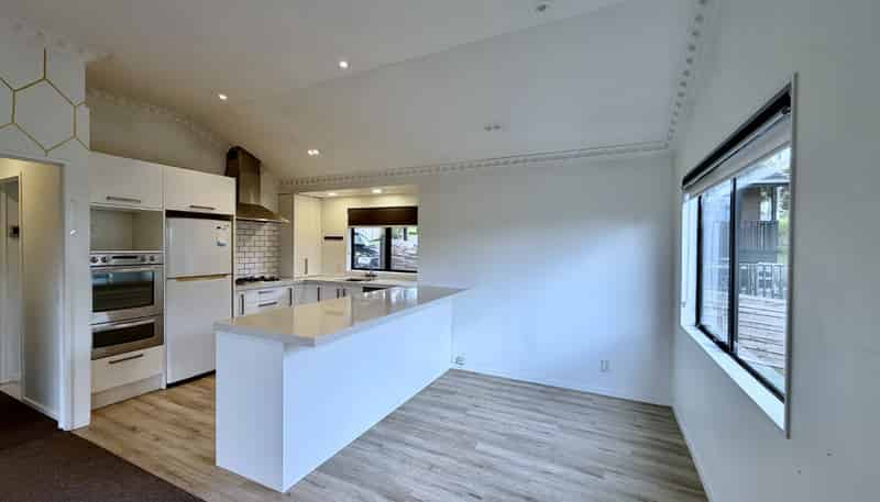 3/109 Don Buck Road, Massey