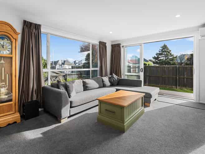 1/241 Waterloo Road, Hornby