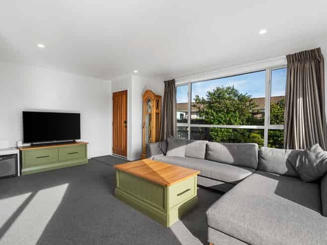 1/241 Waterloo Road, Hornby