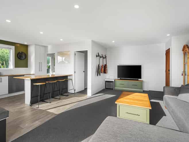 1/241 Waterloo Road, Hornby