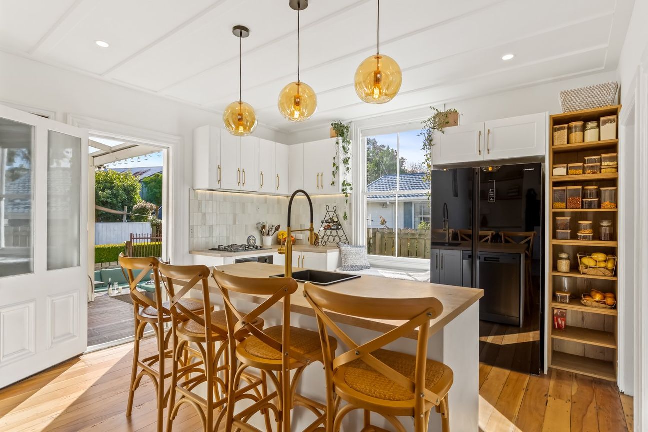 Timeless Villa With Plenty Of Charm - Ansicht 2