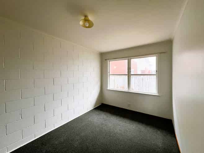 2/33 Greensboro Street, Hillcrest