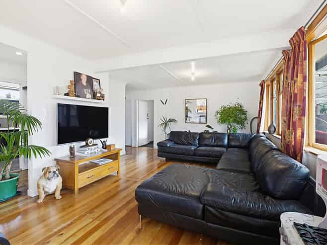 81 Taylor Terrace, Tawa