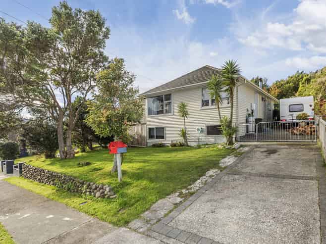 81 Taylor Terrace, Tawa