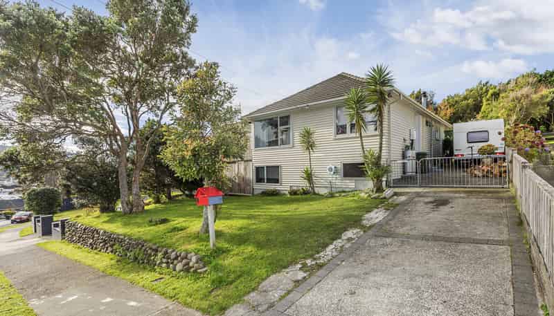 81 Taylor Terrace, Tawa
